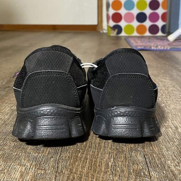 Sketchers Lightweight Slip Ons - Picture 5 of 6